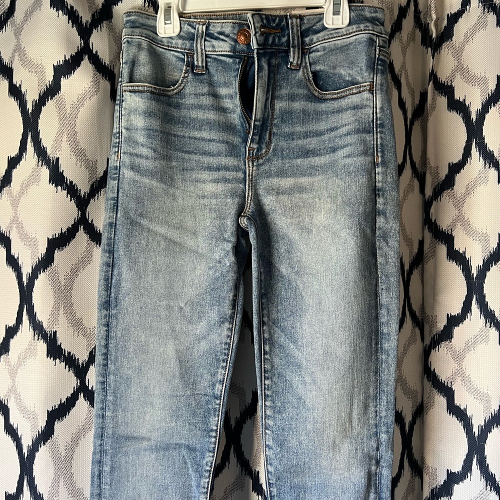 AE NWT Next Level Stretch Light Blue Jeans
